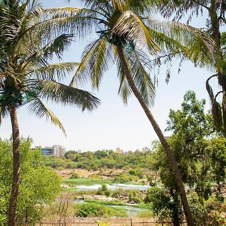 Хостел Urban Nomads Pune Riverside Colive Cowork Екстер'єр фото