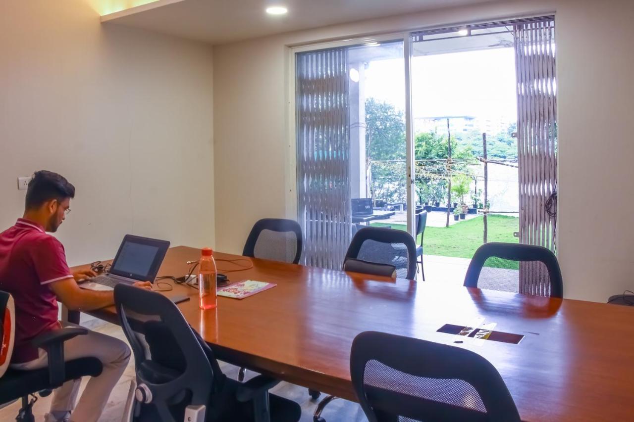 Хостел Urban Nomads Pune Riverside Colive Cowork Екстер'єр фото