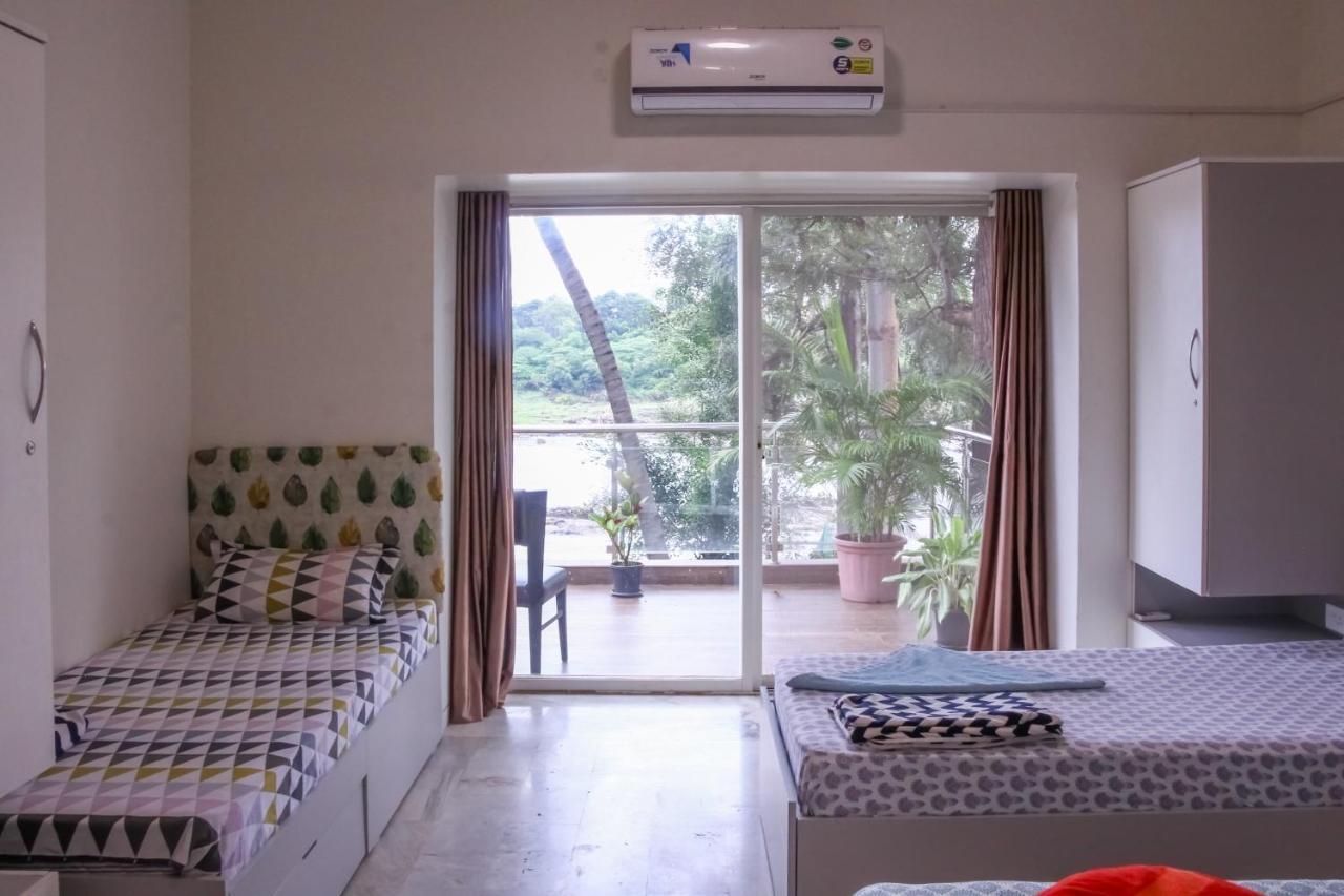 Хостел Urban Nomads Pune Riverside Colive Cowork Екстер'єр фото