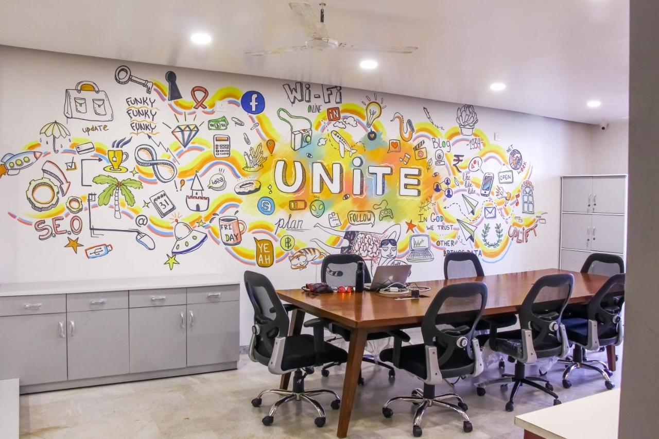 Хостел Urban Nomads Pune Riverside Colive Cowork Екстер'єр фото