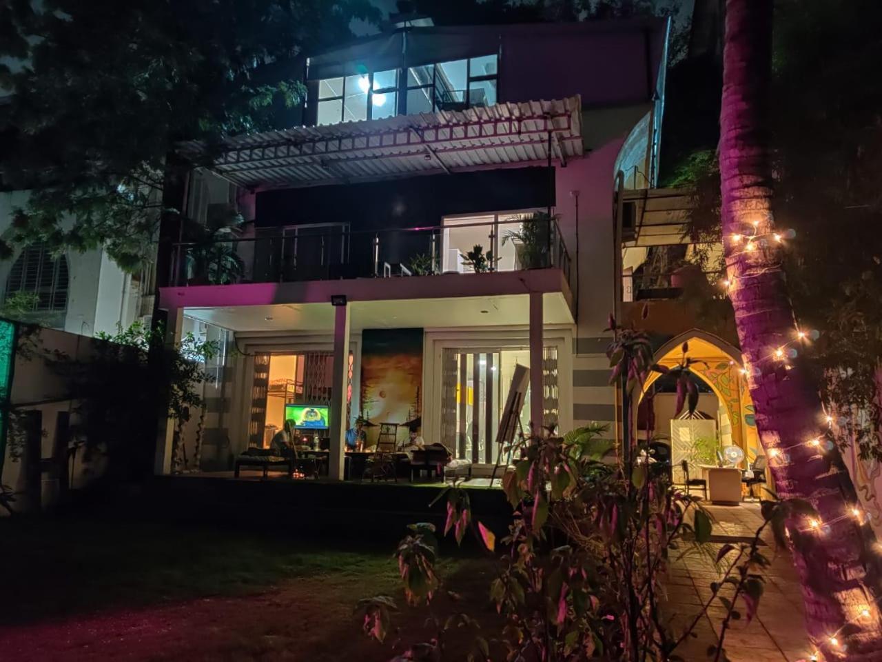 Хостел Urban Nomads Pune Riverside Colive Cowork Екстер'єр фото