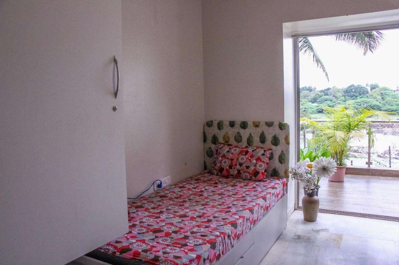 Хостел Urban Nomads Pune Riverside Colive Cowork Екстер'єр фото