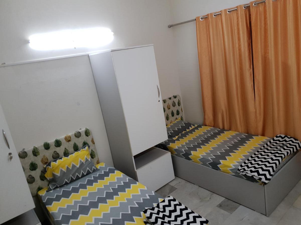 Хостел Urban Nomads Pune Riverside Colive Cowork Екстер'єр фото