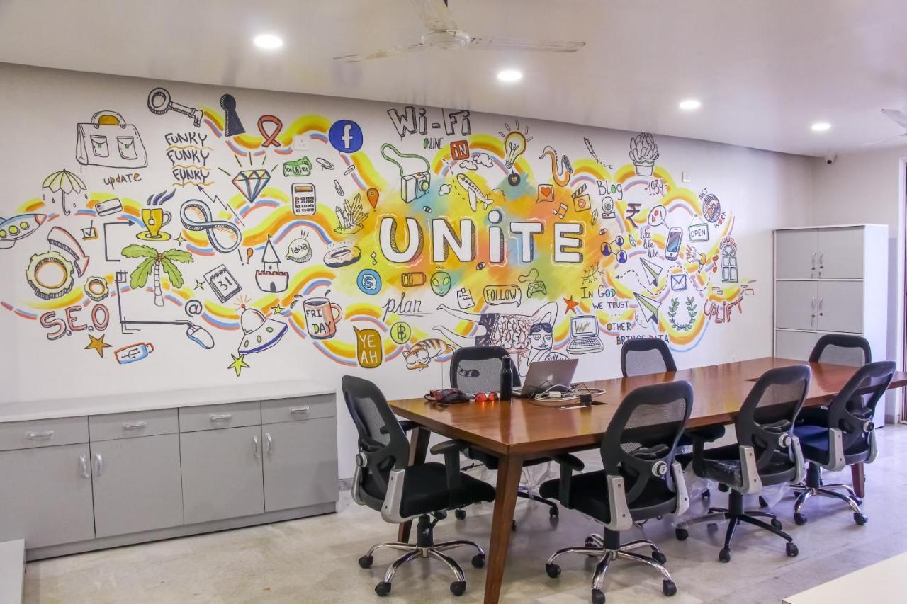 Хостел Urban Nomads Pune Riverside Colive Cowork Екстер'єр фото