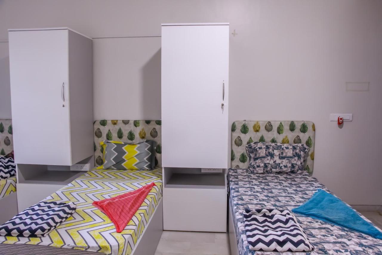 Хостел Urban Nomads Pune Riverside Colive Cowork Екстер'єр фото